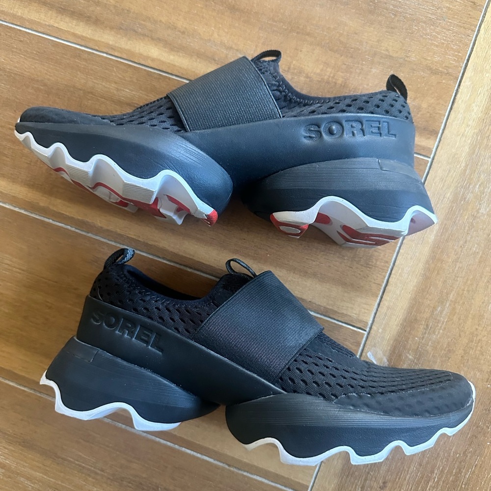 Women's Kinetic™ Impact Strap Sneaker